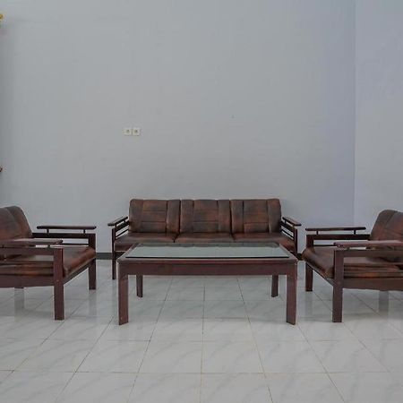 Oyo 477 Raka Residence Syariah Purwoharjo Banyuwangi Banyuwangi  Dış mekan fotoğraf
