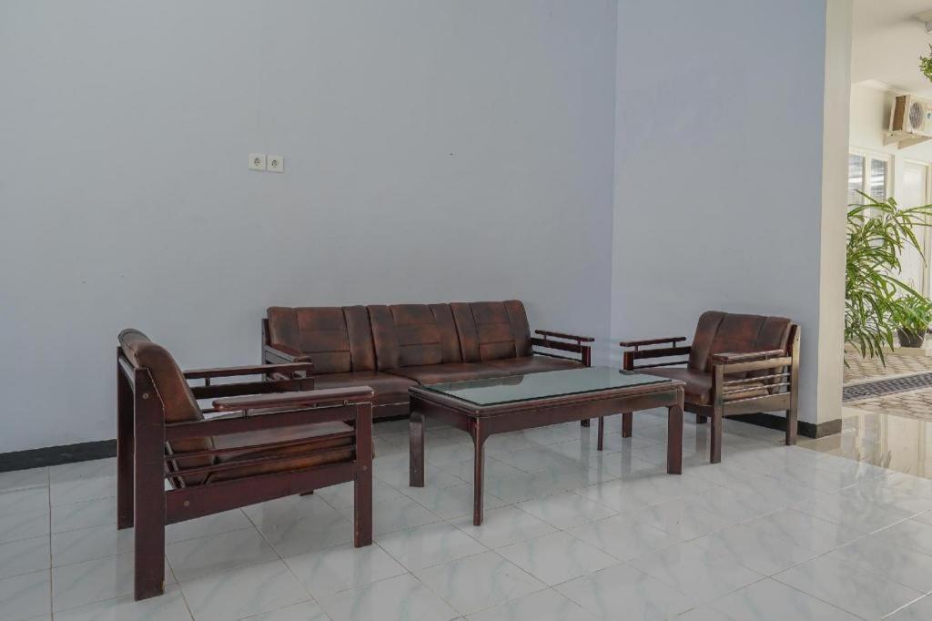 Oyo 477 Raka Residence Syariah Purwoharjo Banyuwangi Banyuwangi  Dış mekan fotoğraf