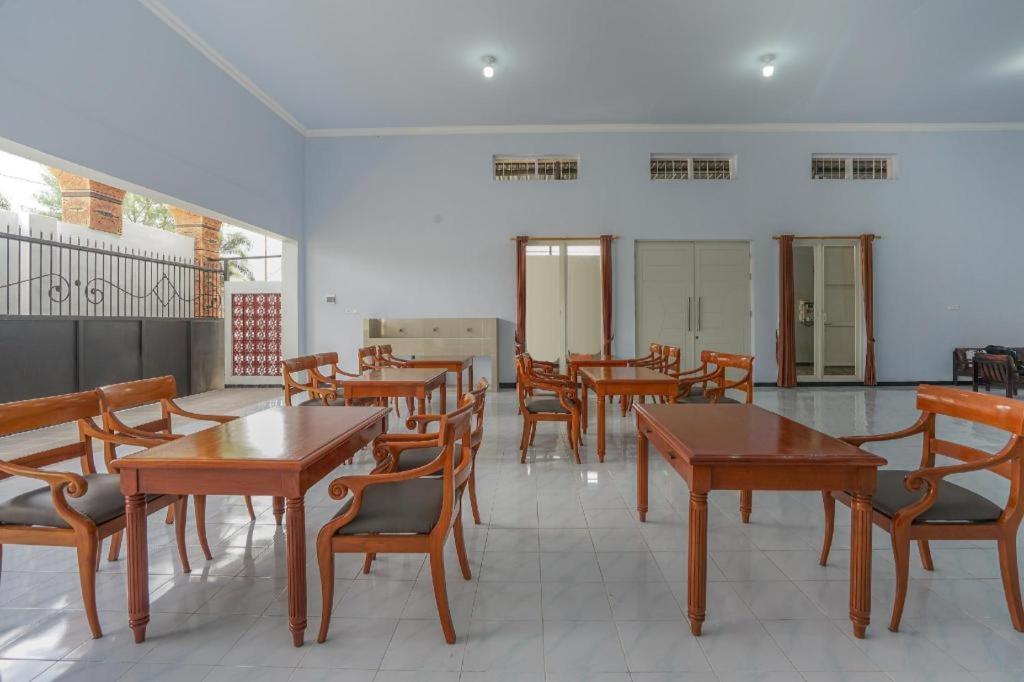 Oyo 477 Raka Residence Syariah Purwoharjo Banyuwangi Banyuwangi  Dış mekan fotoğraf