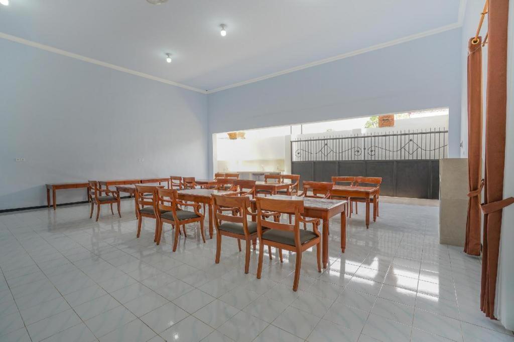 Oyo 477 Raka Residence Syariah Purwoharjo Banyuwangi Banyuwangi  Dış mekan fotoğraf