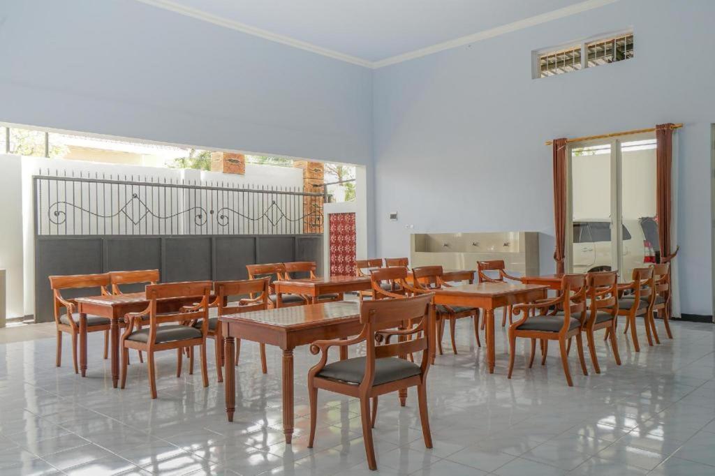 Oyo 477 Raka Residence Syariah Purwoharjo Banyuwangi Banyuwangi  Dış mekan fotoğraf