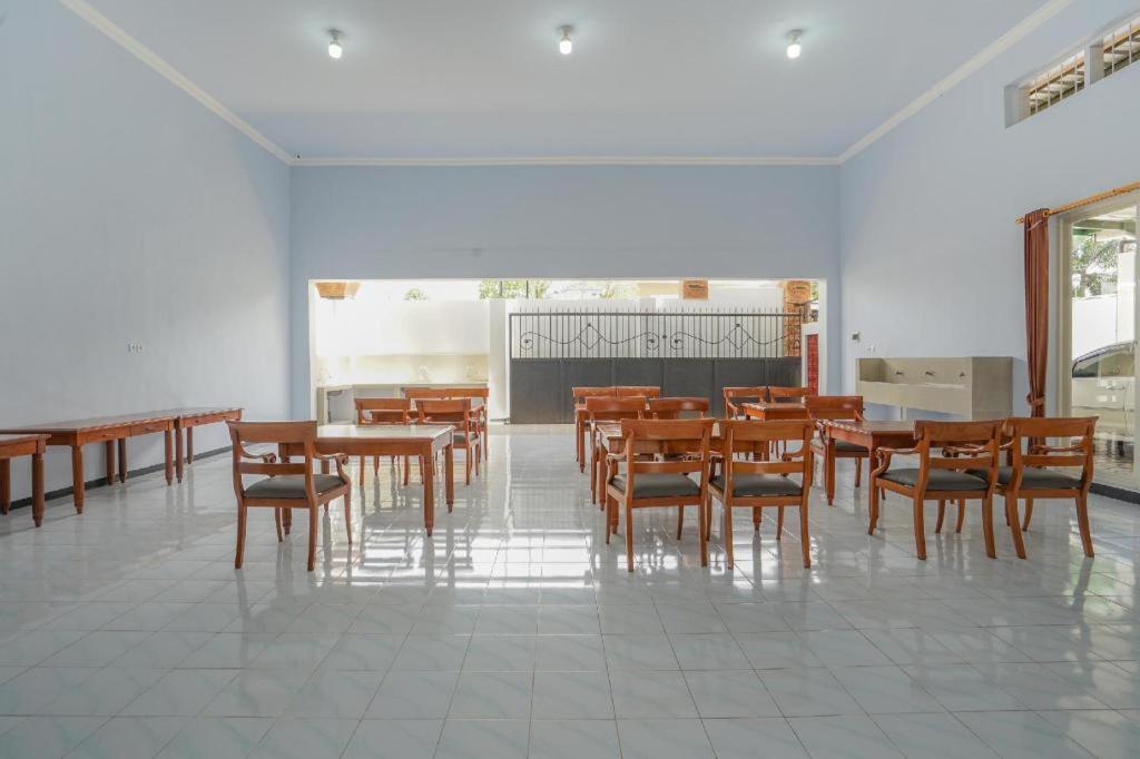 Oyo 477 Raka Residence Syariah Purwoharjo Banyuwangi Banyuwangi  Dış mekan fotoğraf