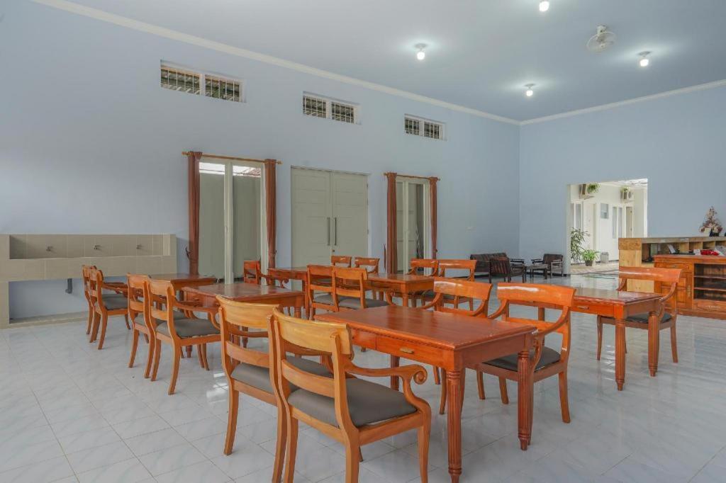 Oyo 477 Raka Residence Syariah Purwoharjo Banyuwangi Banyuwangi  Dış mekan fotoğraf